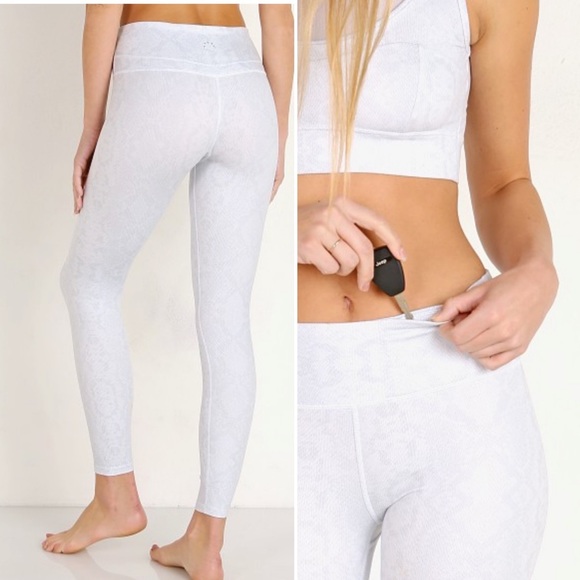 NWT Varley Crenshaw Legging Tight White Snake White Grey Python Animal Print - Picture 2 of 11